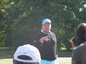 Geoffroy Auvray, professeur de golf au Domaine des Ormes, présente son show golfique